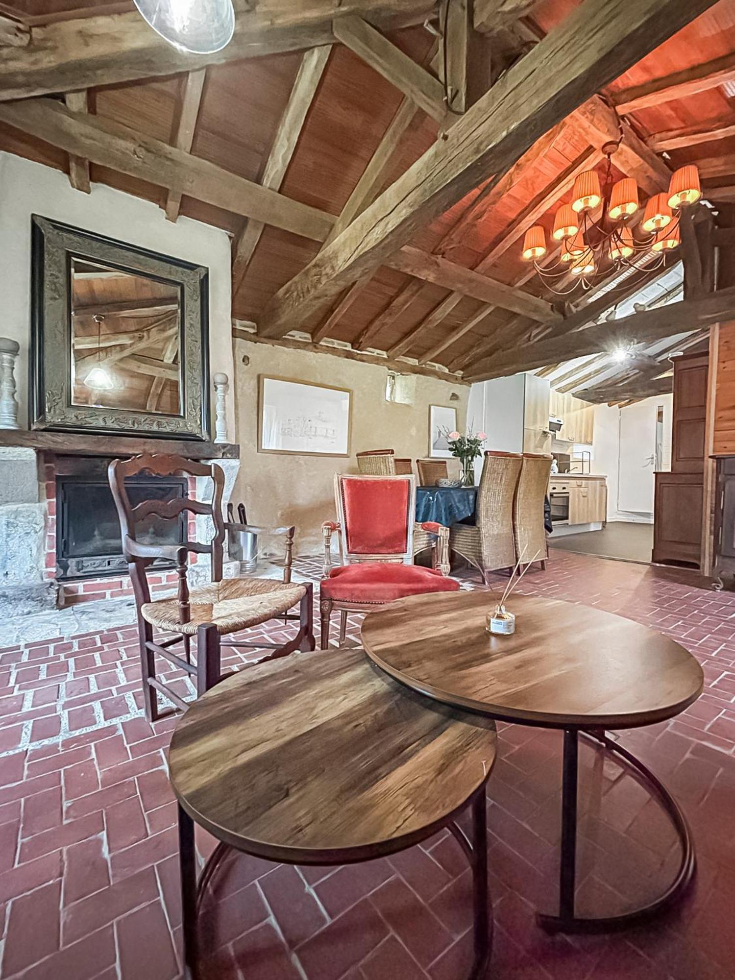 Le Clos Des Ecorcins - Terrasse - Parking Prive Saint-Amand-sur-Sevre Luaran gambar
