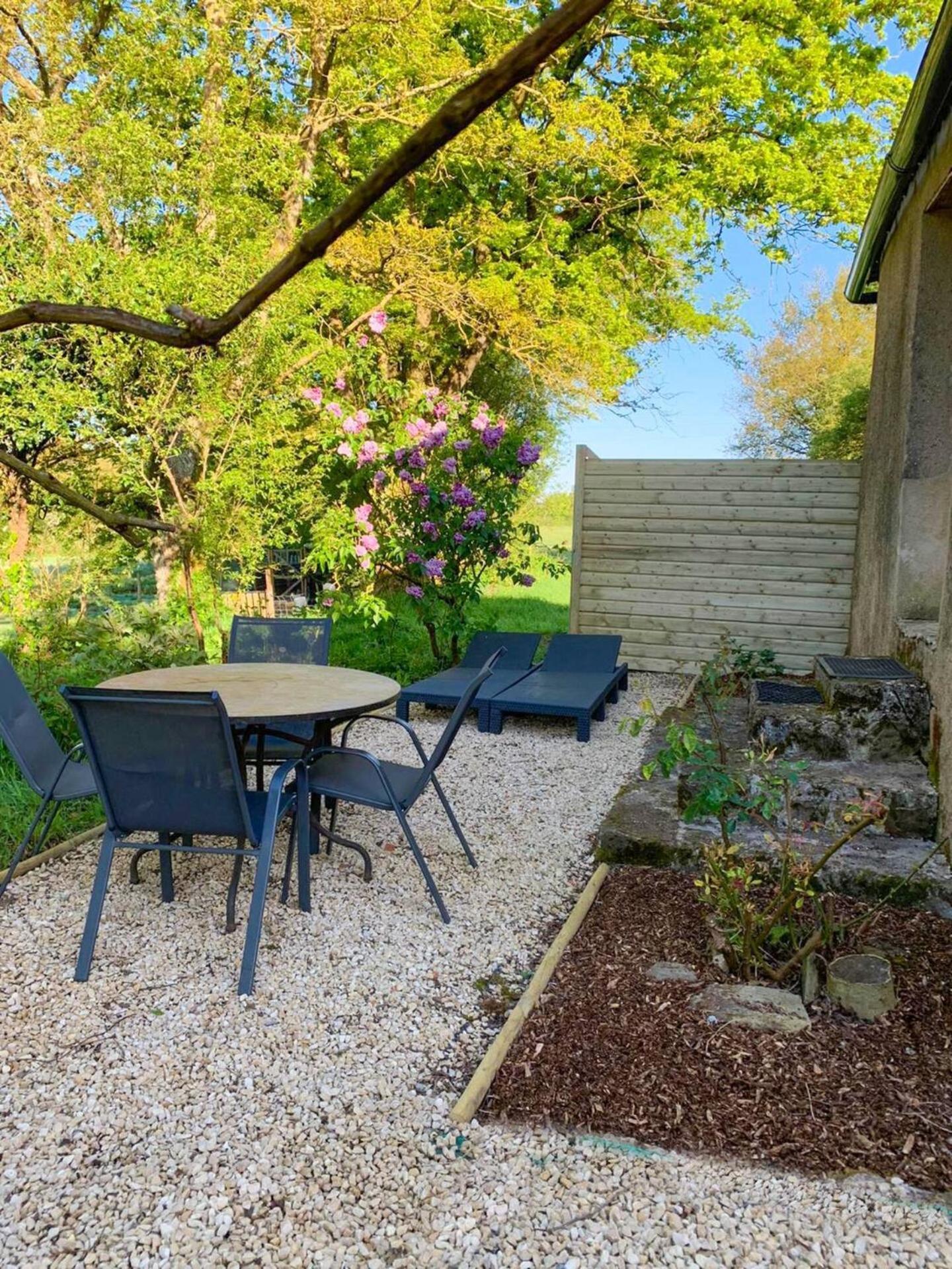 Le Clos Des Ecorcins - Terrasse - Parking Prive Saint-Amand-sur-Sevre Luaran gambar