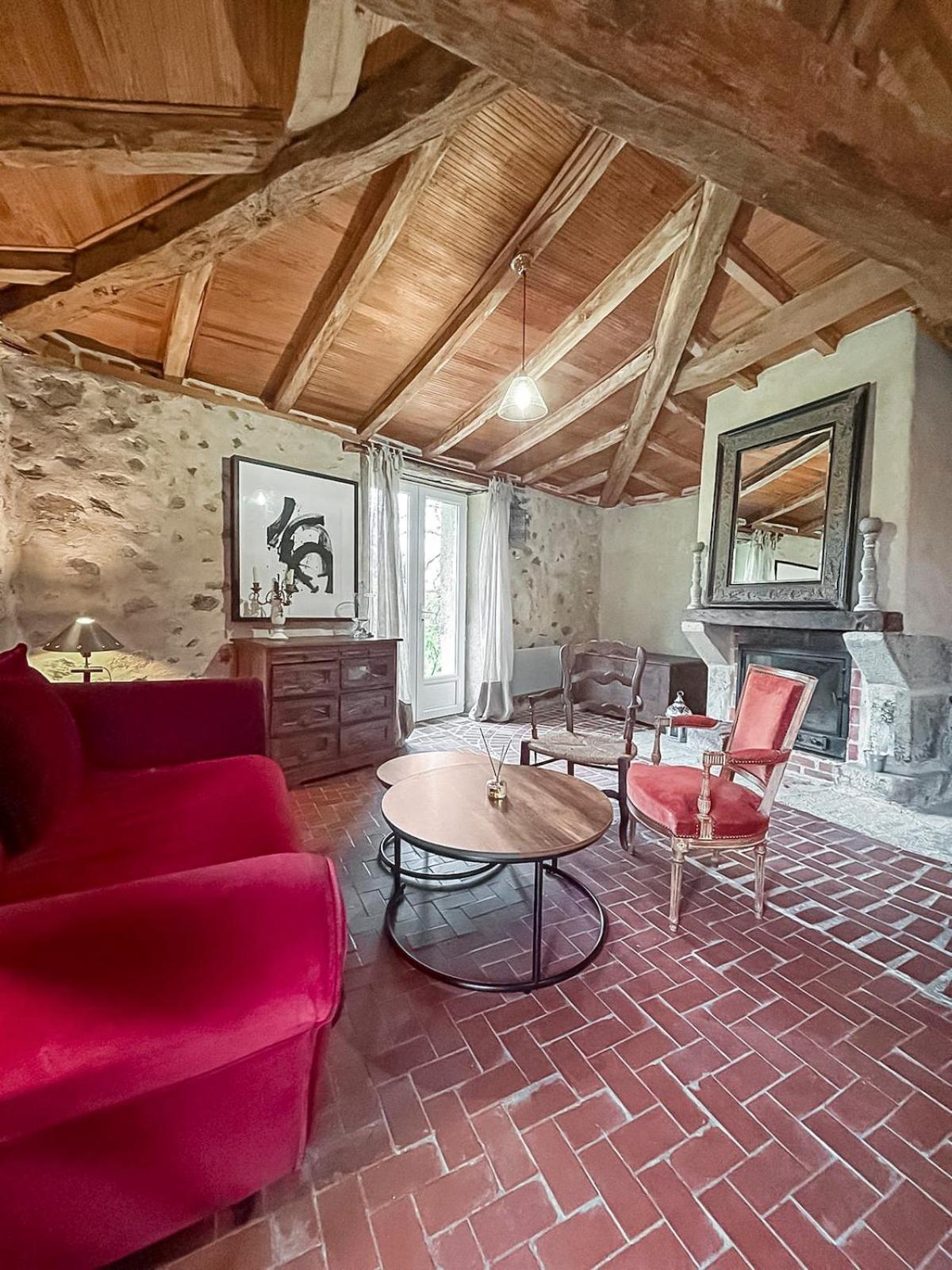Le Clos Des Ecorcins - Terrasse - Parking Prive Saint-Amand-sur-Sevre Luaran gambar