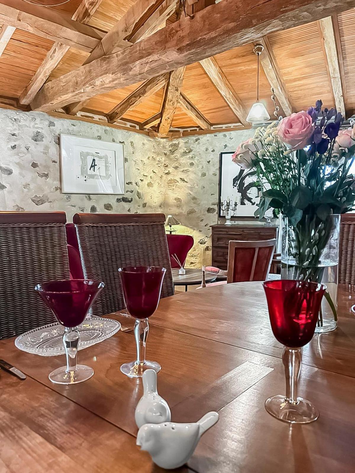 Le Clos Des Ecorcins - Terrasse - Parking Prive Saint-Amand-sur-Sevre Luaran gambar